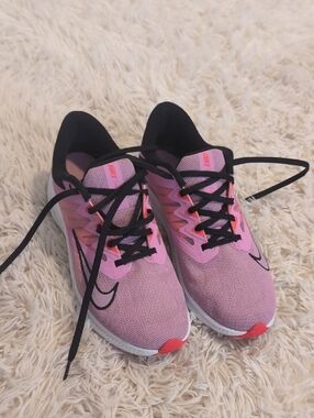 Nike Women’s Pink and Black Mesh Running Sneakers